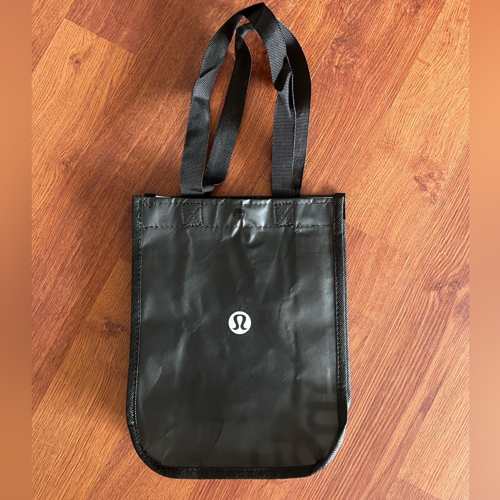 Brand new Lululemon reusable shopping bag